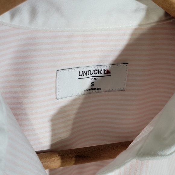 Untuckit Clara Front Tie Button-Down Shirt - Picture 7 of 7